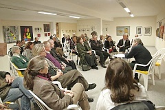Aufmerksame Zuhörer und angeregte Diskussion Aufmerksame Zuhörer und angeregte Diskussion